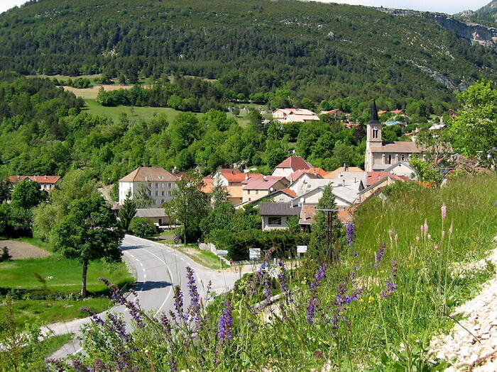 Town of Saint Julien en Beauchene