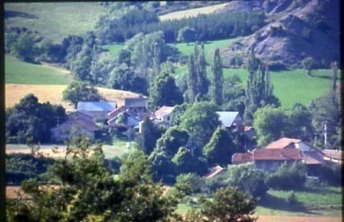 Village de Châteauneuf d'Oze - Photo 0
