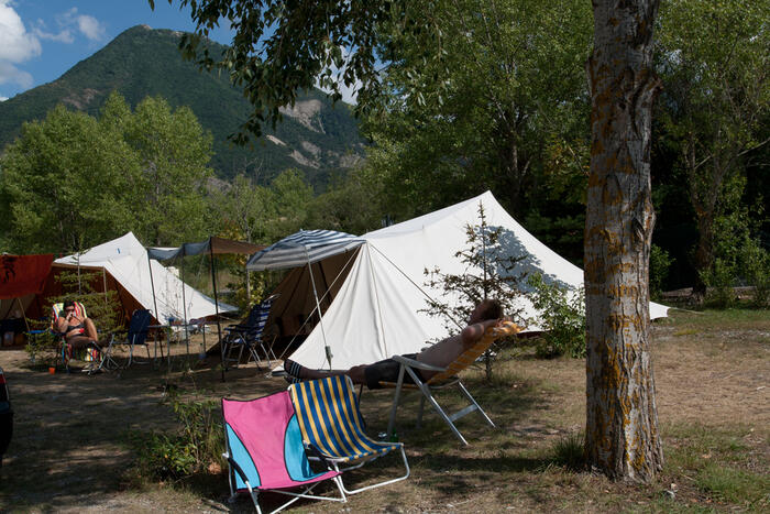 Camping 'Les Rives du Lac' à Veynes - Photo 4