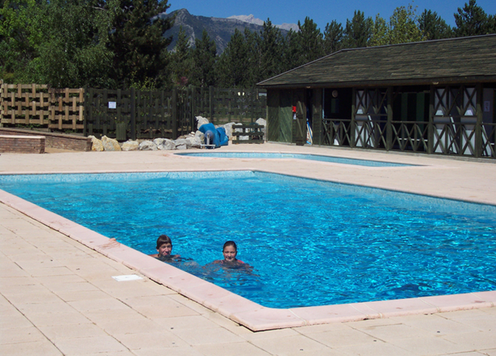 Piscine du Chevalet à Aspres s/Buëch - Photo 0