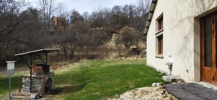 Salle saint Julien en Beauchêne - Photo 1