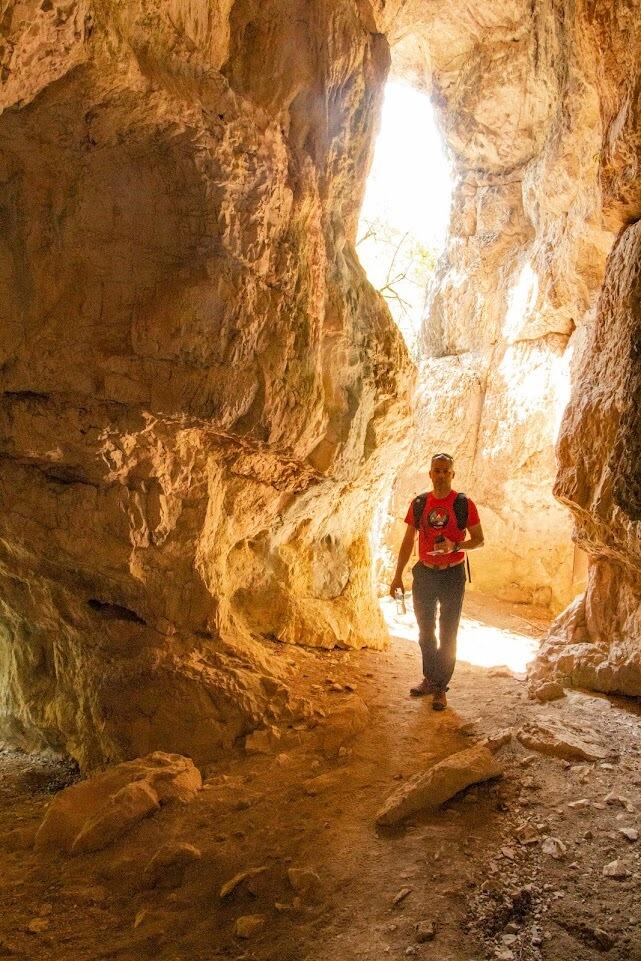 la grotte des 5 entrées @ Damien Desbenoit